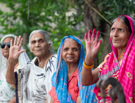 Picture of elderly women of vriddha mahila ashram